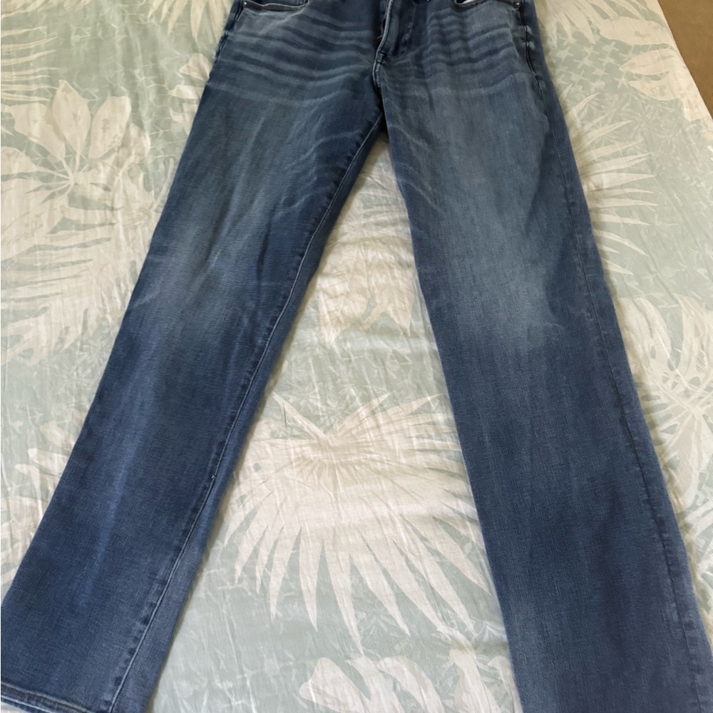 Men’s Express Blue Relaxed Jeans with Faded Wash